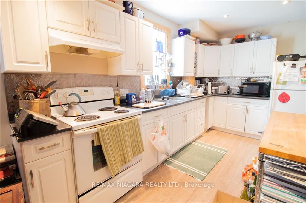 4 MANCHESTER Avenue