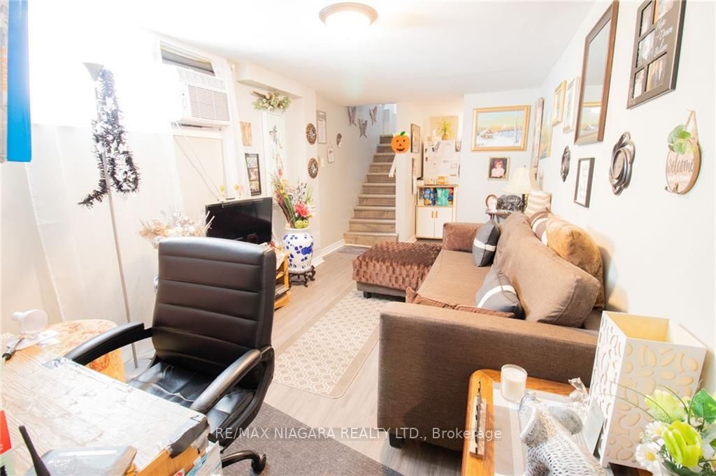 4 MANCHESTER Avenue