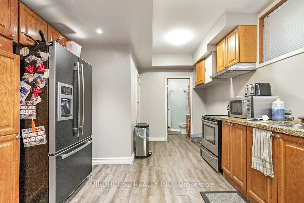 341 Mary Street W