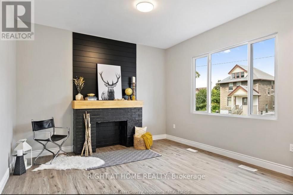 746 Dougall Ave
