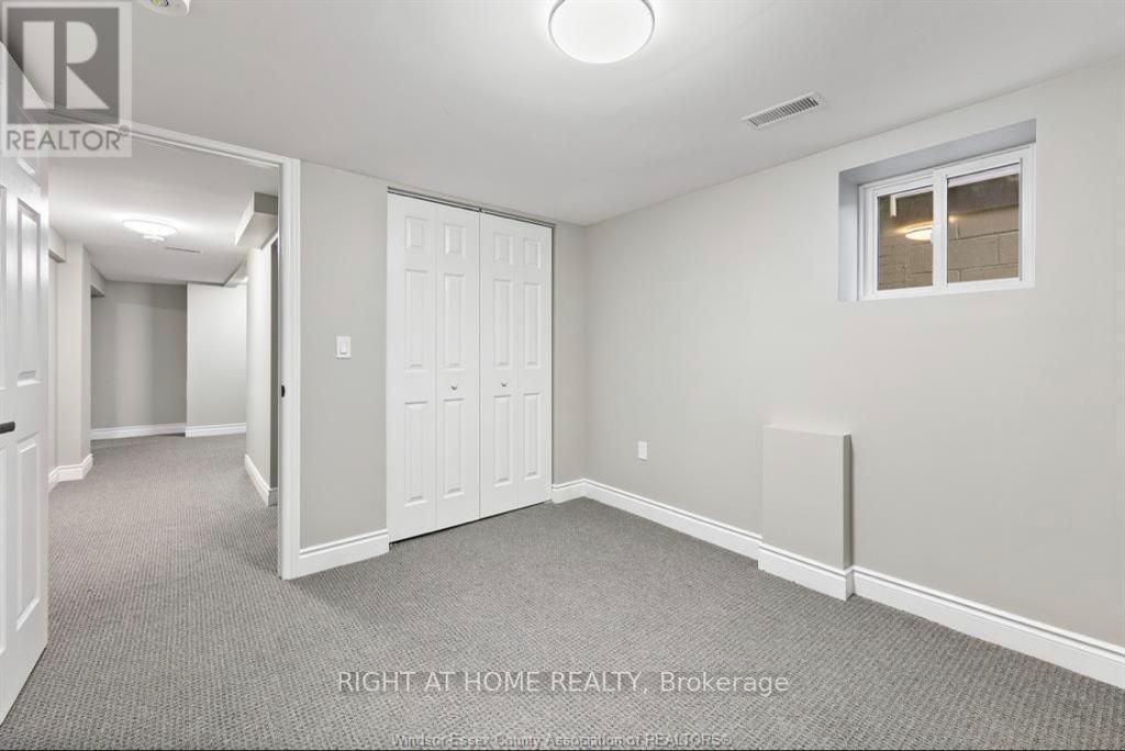 746 Dougall Ave