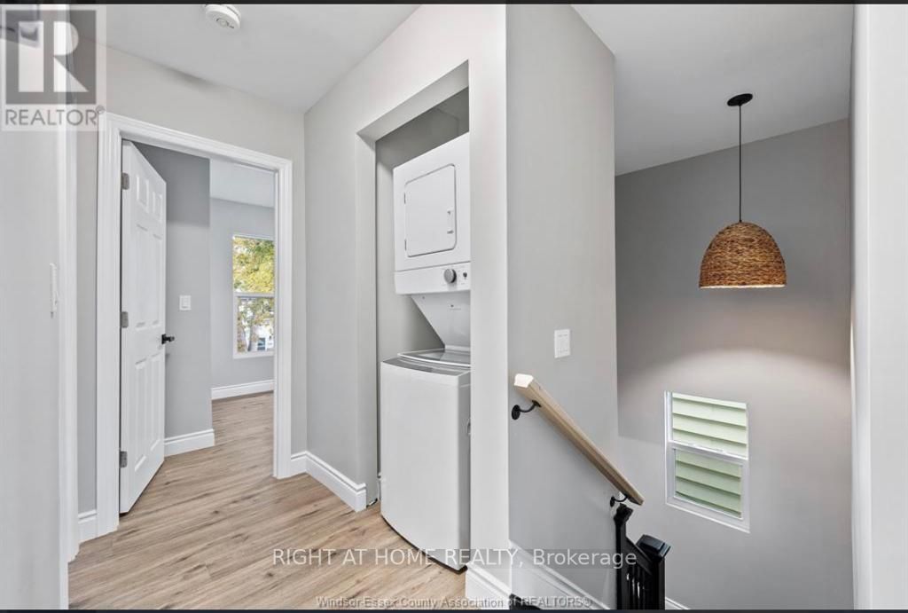 746 Dougall Ave