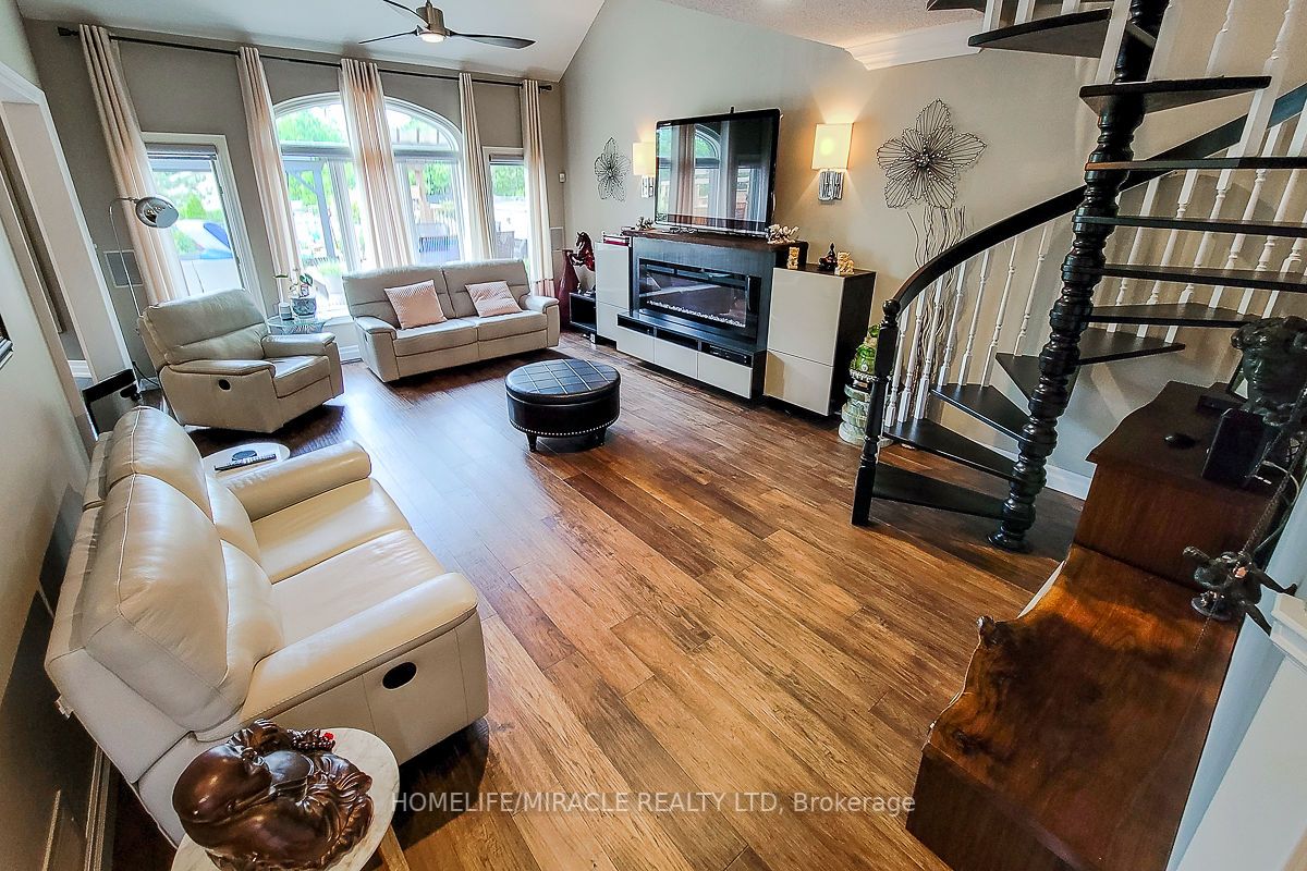 71 Richmond Cres