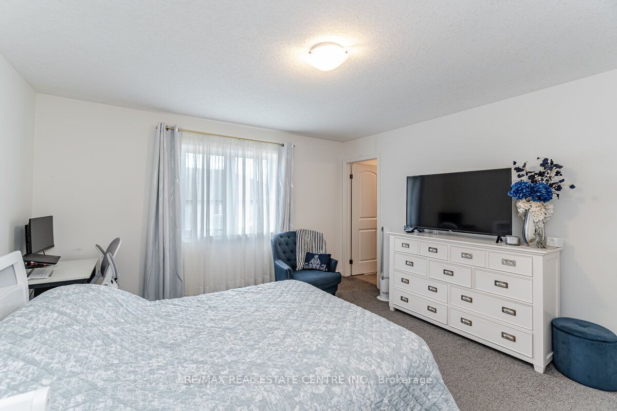 22 Marshall Drive E, #3