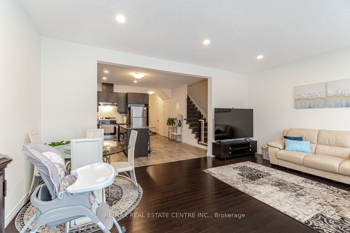 22 Marshall Drive E, #3