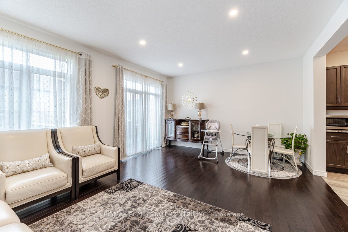 22 Marshall Drive E, #3