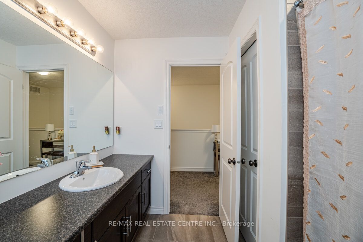 22 Marshall Drive E, #3