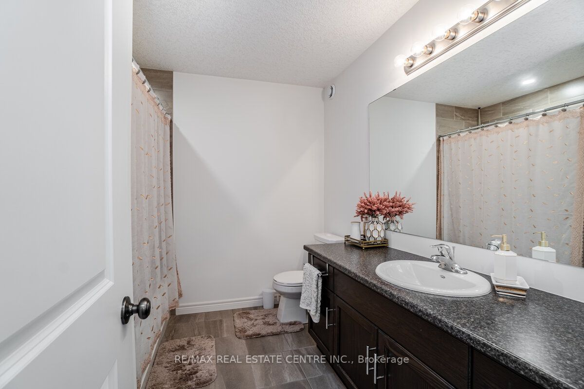 22 Marshall Drive E, #3