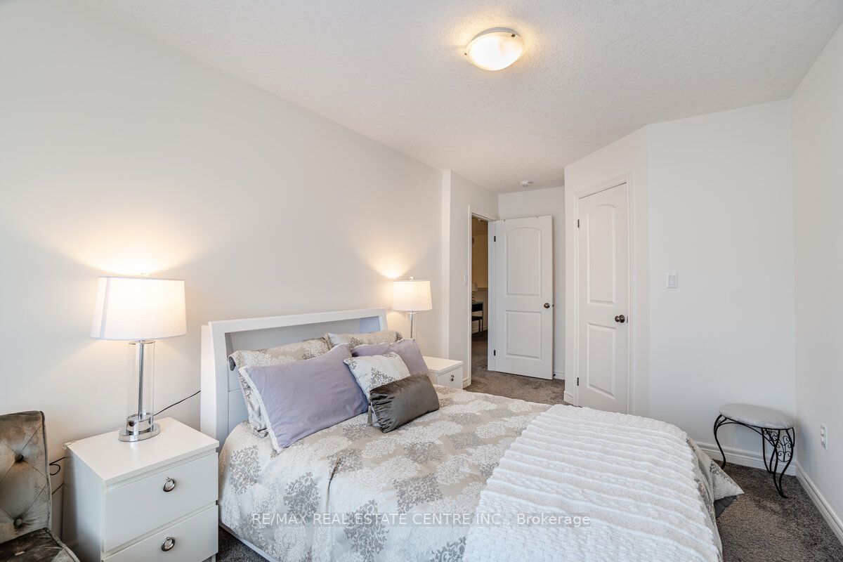 22 Marshall Drive E, #3