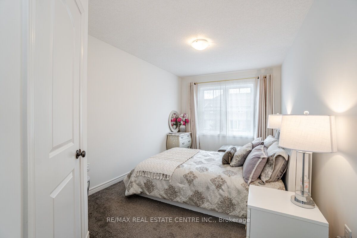 22 Marshall Drive E, #3