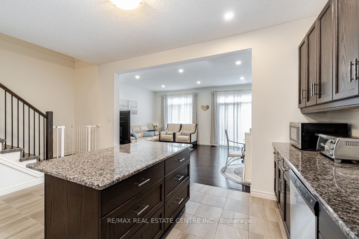 22 Marshall Drive E, #3
