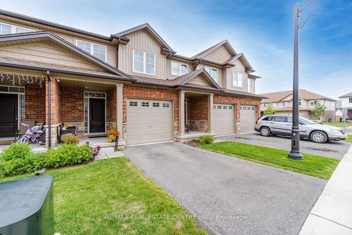 22 Marshall Drive E, #3