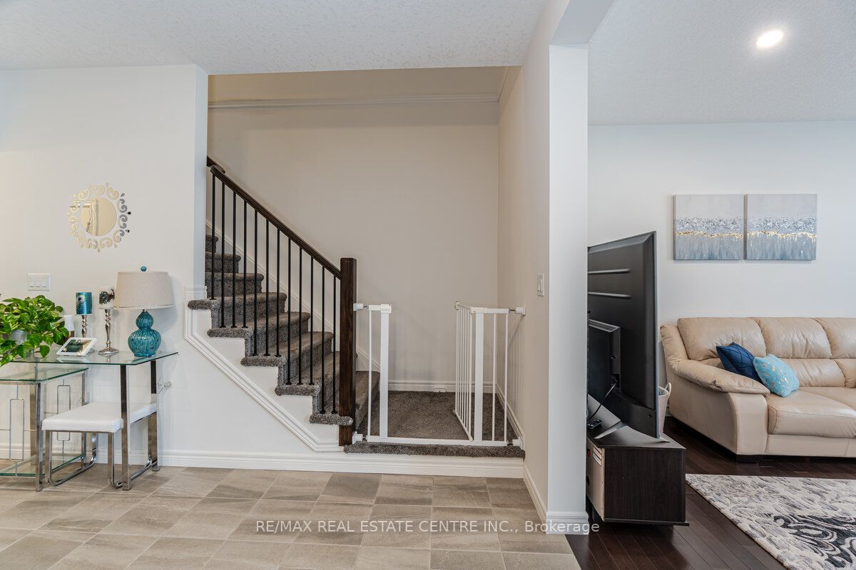 22 Marshall Drive E, #3