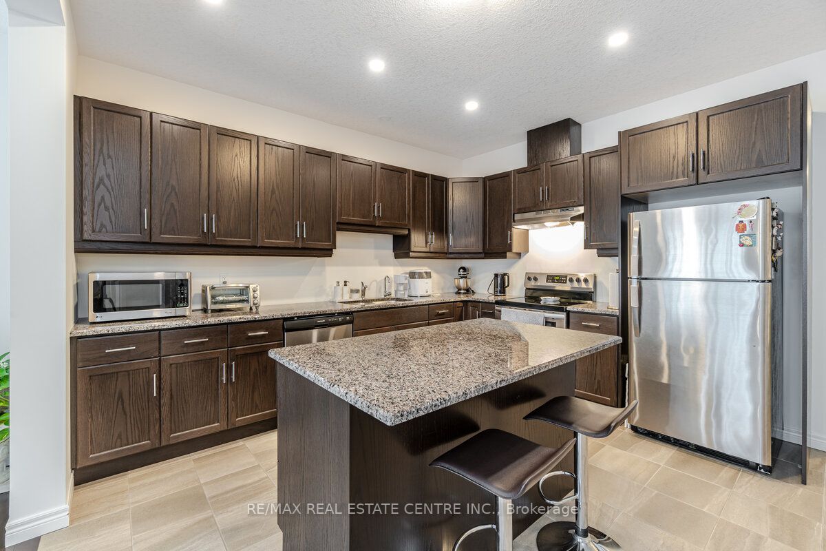 22 Marshall Drive E, #3