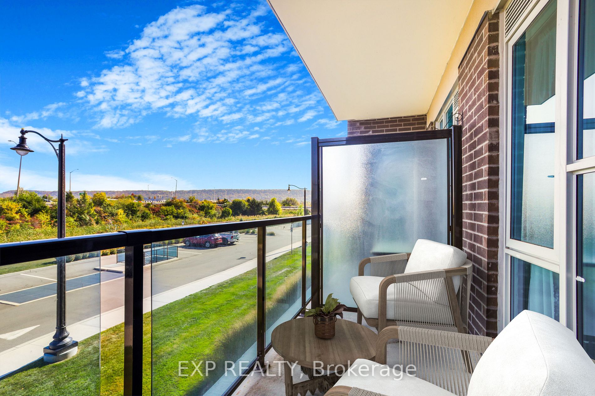 16 Concord Pl, #216