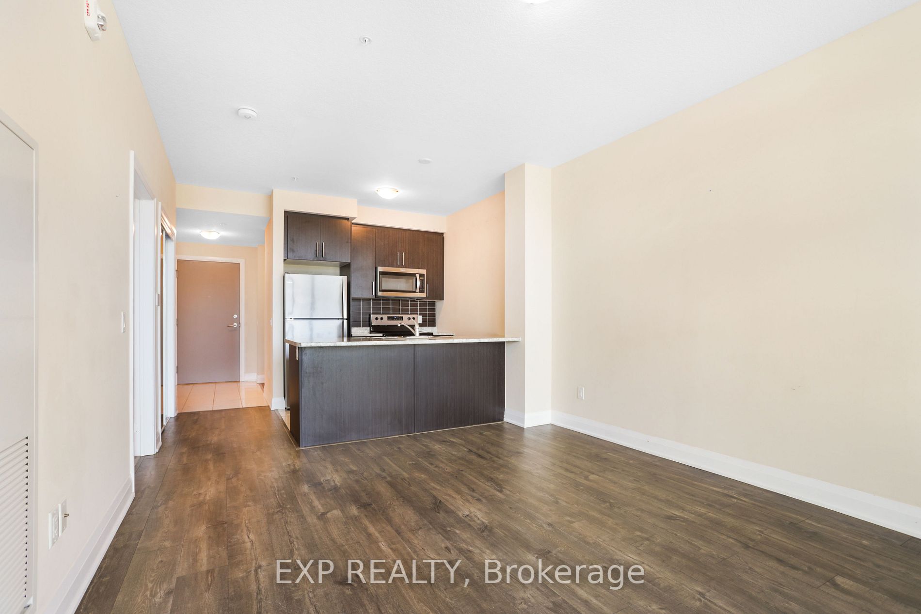 16 Concord Pl, #216