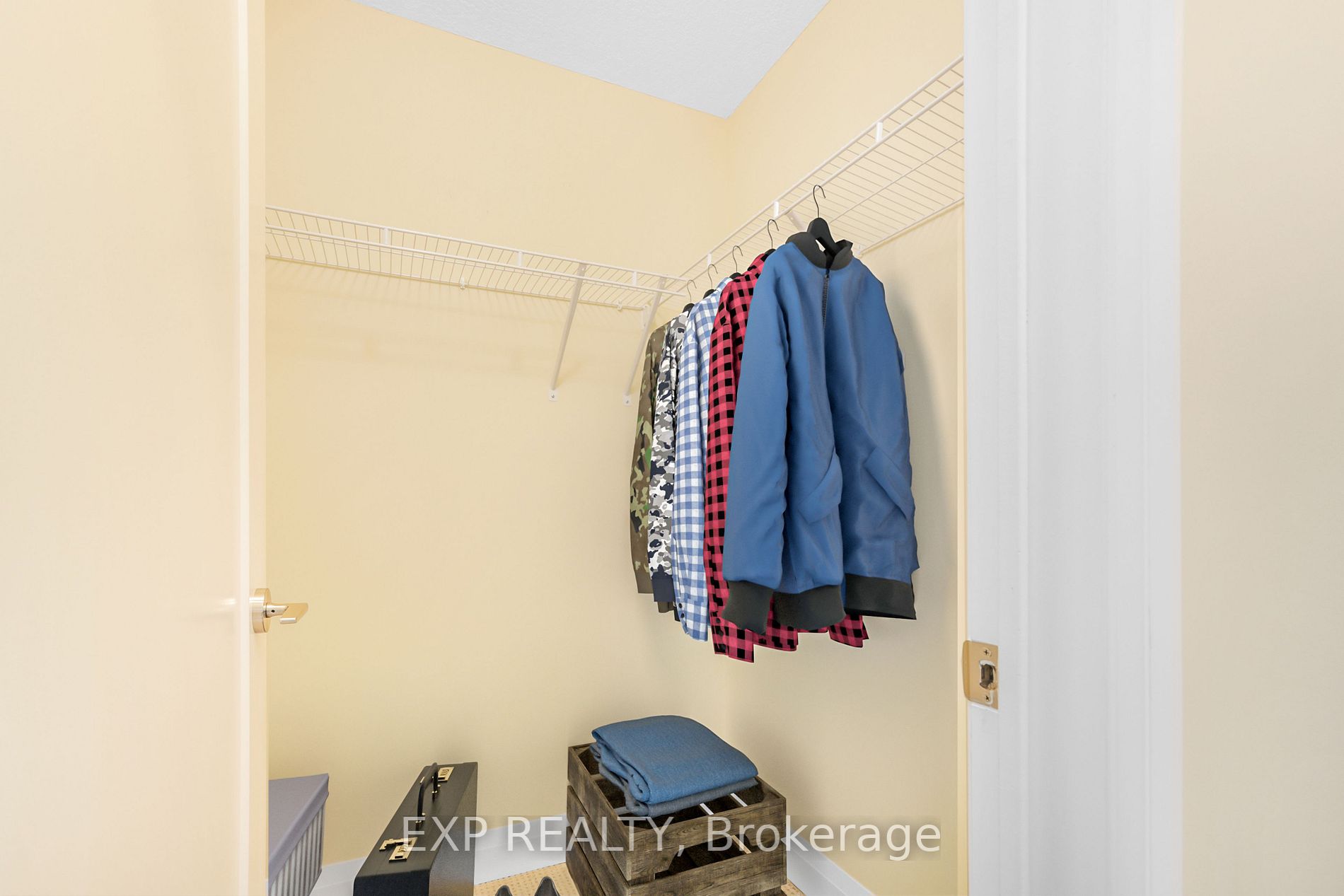 16 Concord Pl, #216