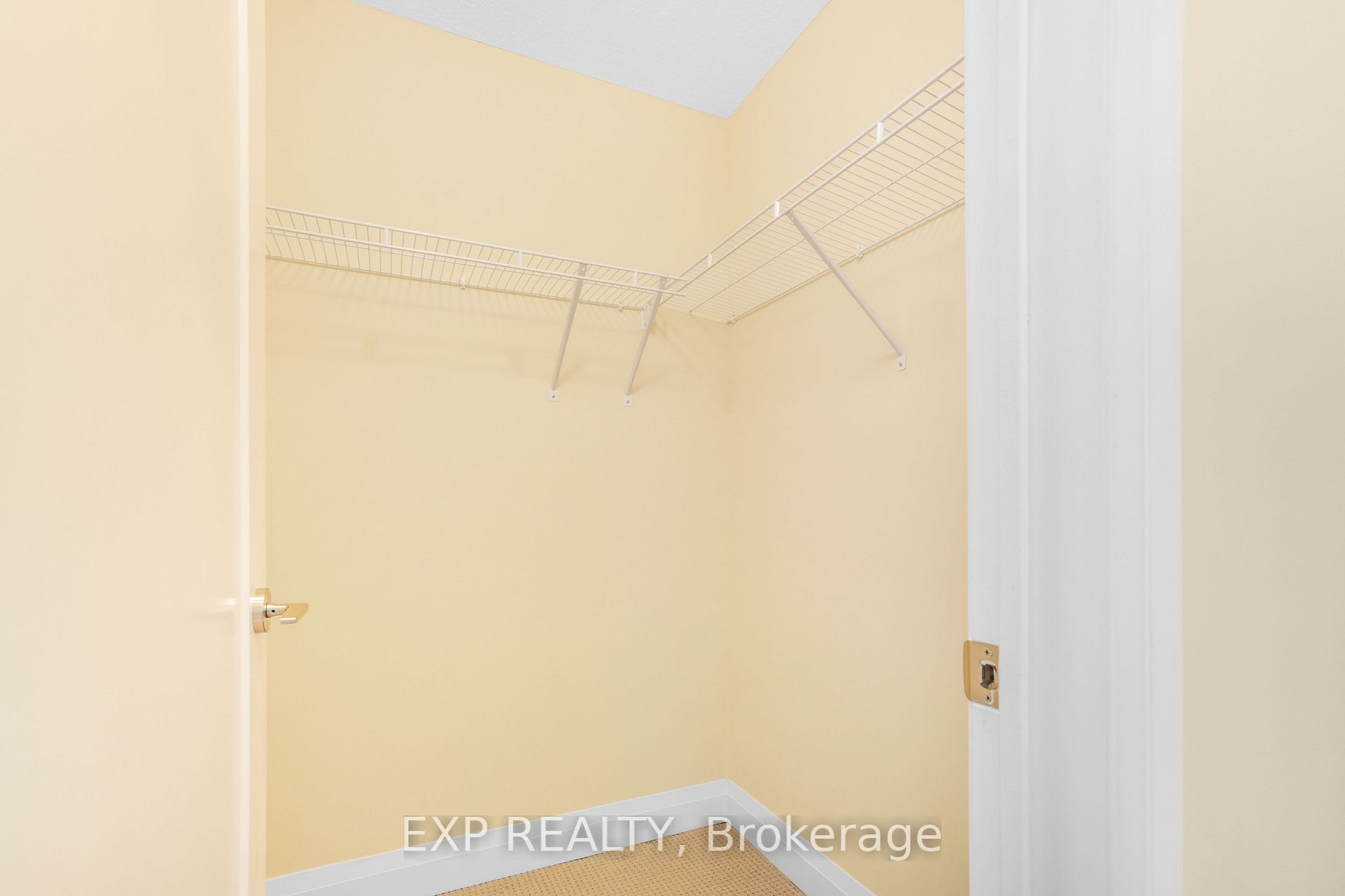 16 Concord Pl, #216