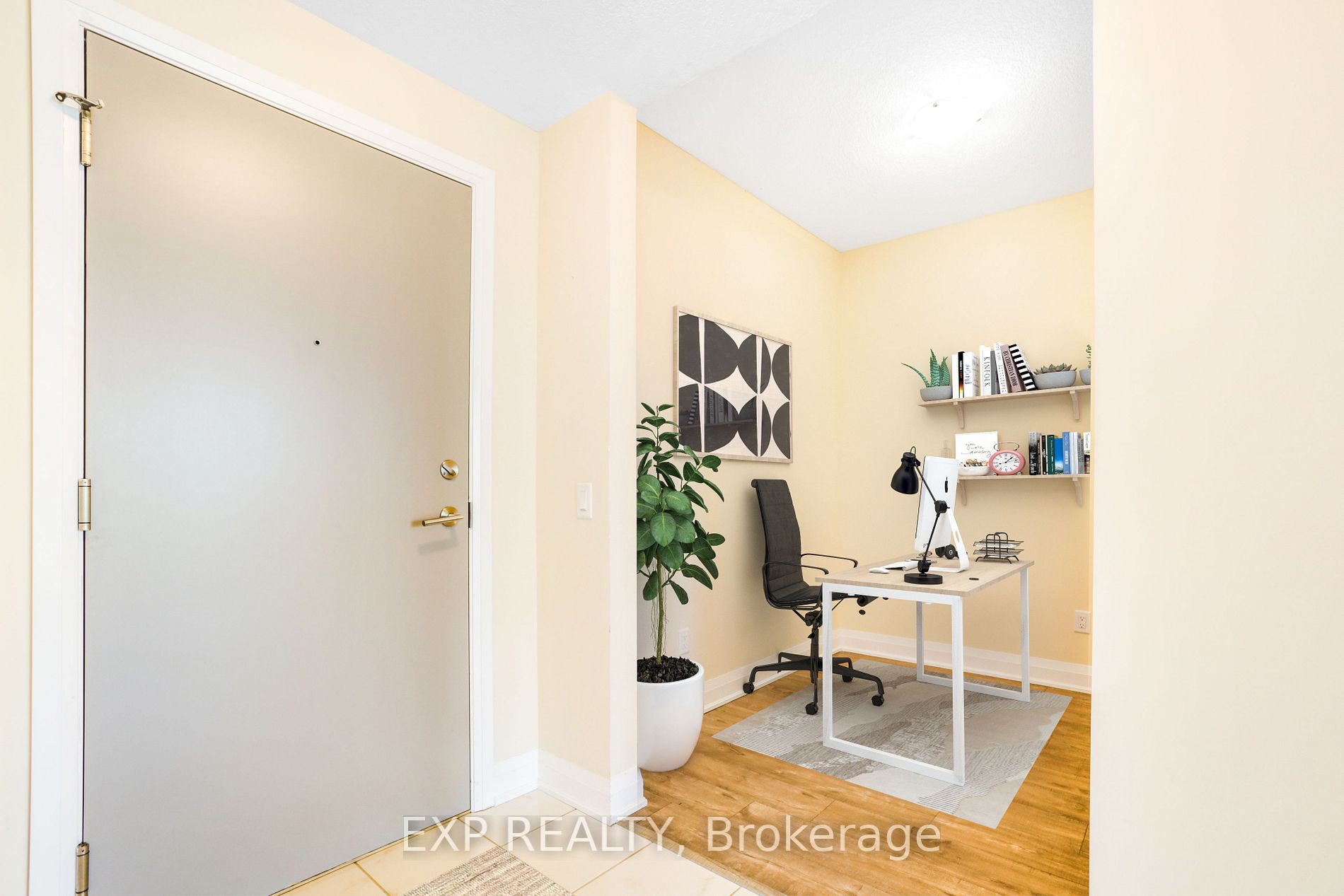 16 Concord Pl, #216
