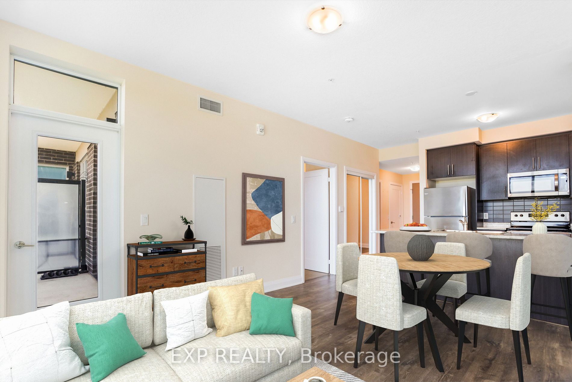 16 Concord Pl, #216