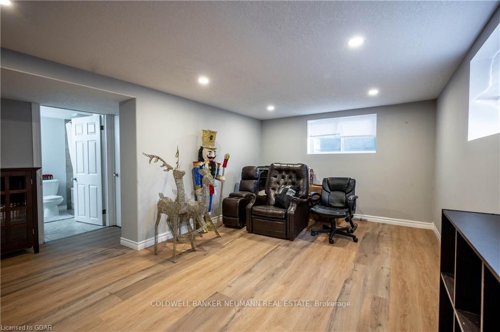 94 Victoria Rd N