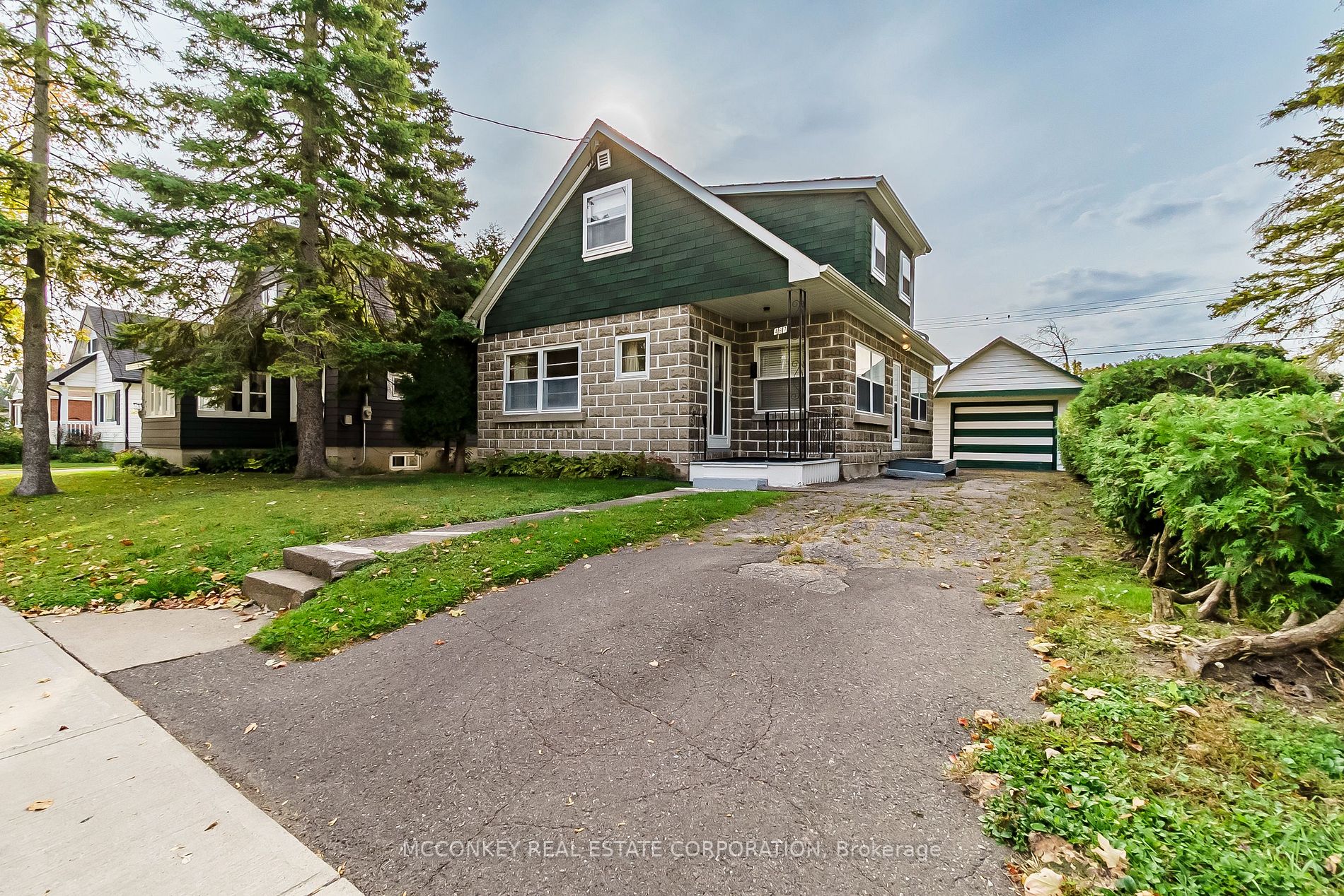 487 King George St