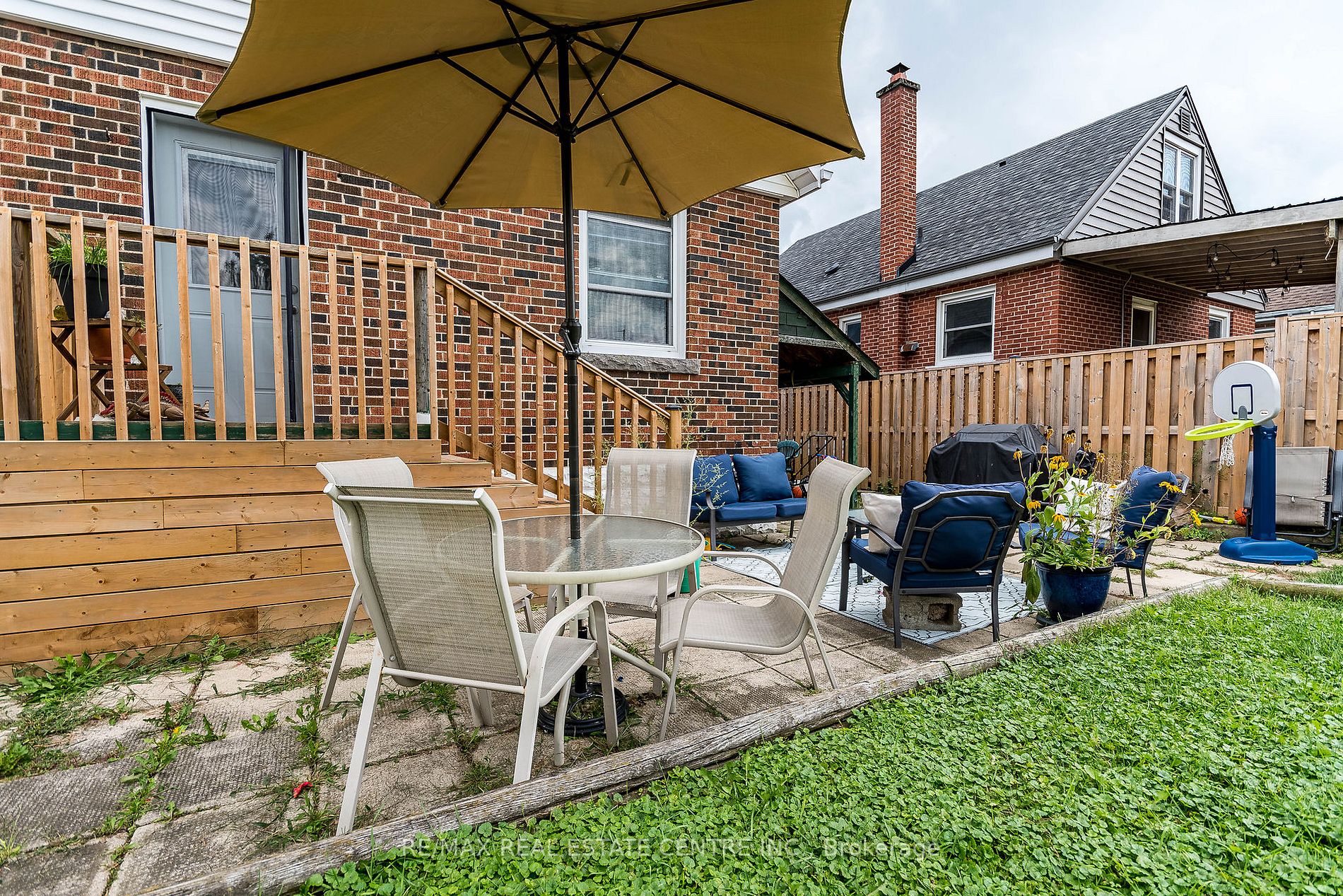166 Erindale Avenue