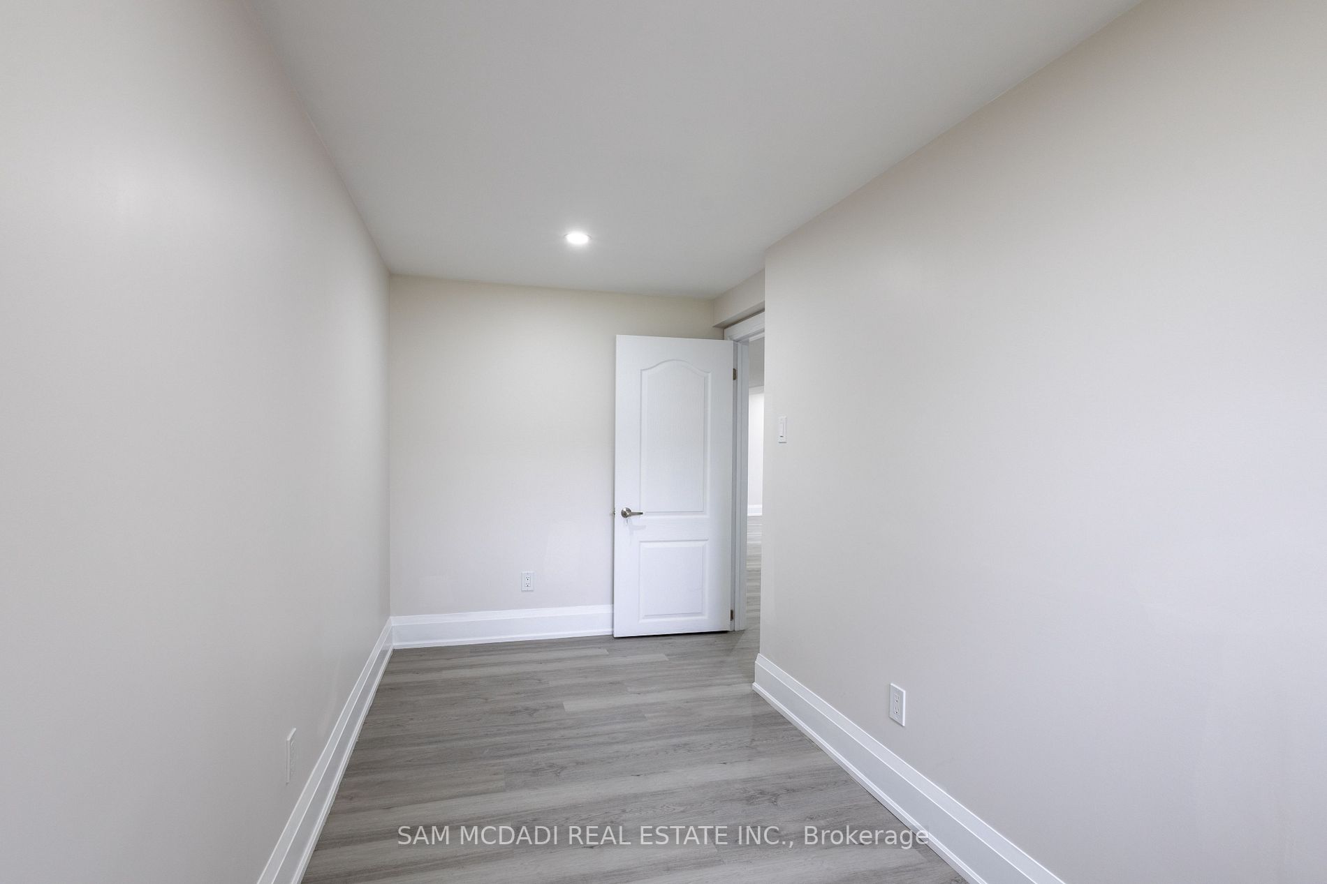 251 King St E