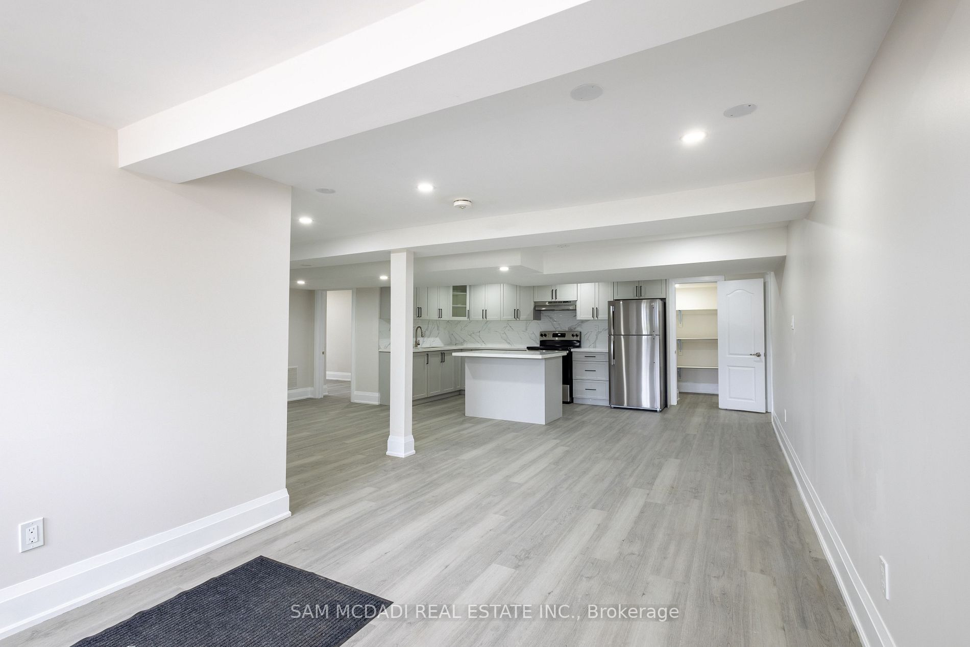 251 King St E