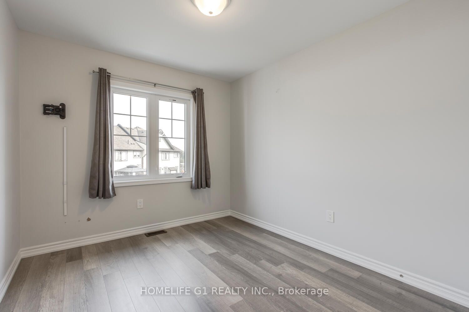 11 Masters Cres