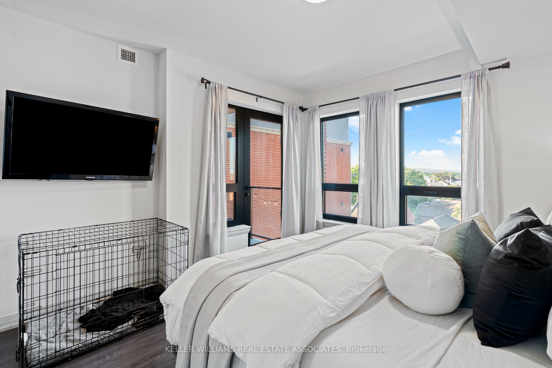 181 James St N, #506
