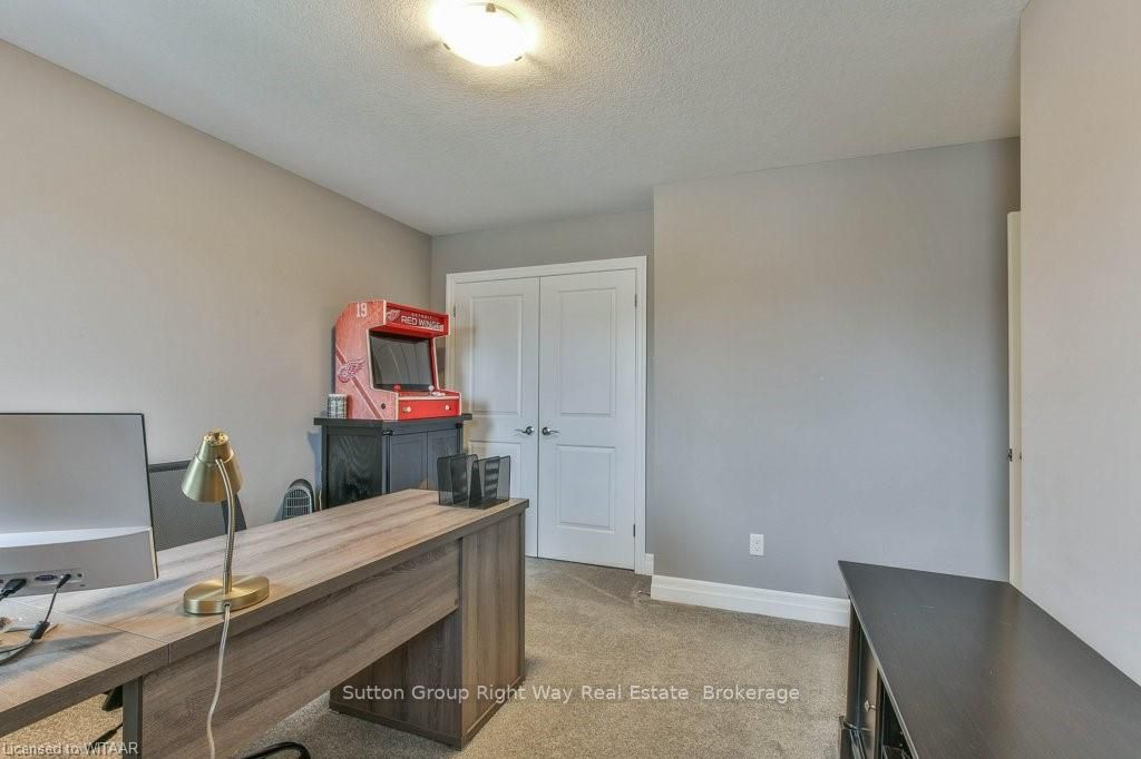 1073 Alberni Rd