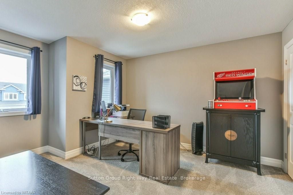 1073 Alberni Rd