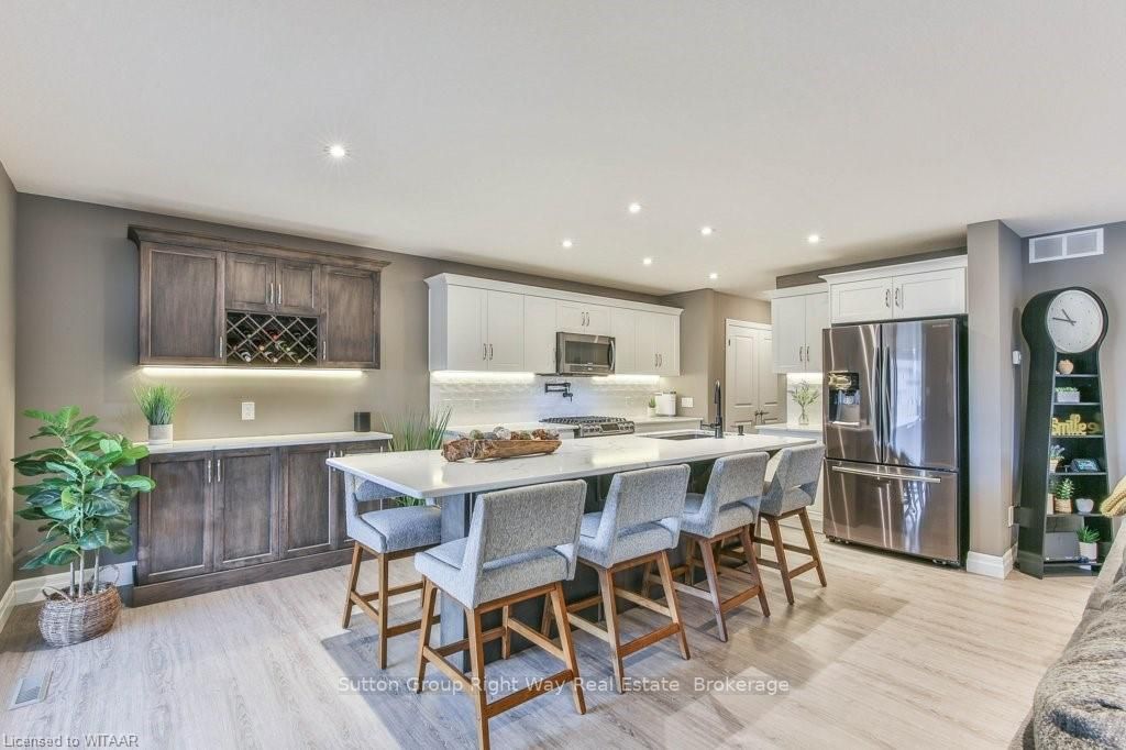 1073 Alberni Rd