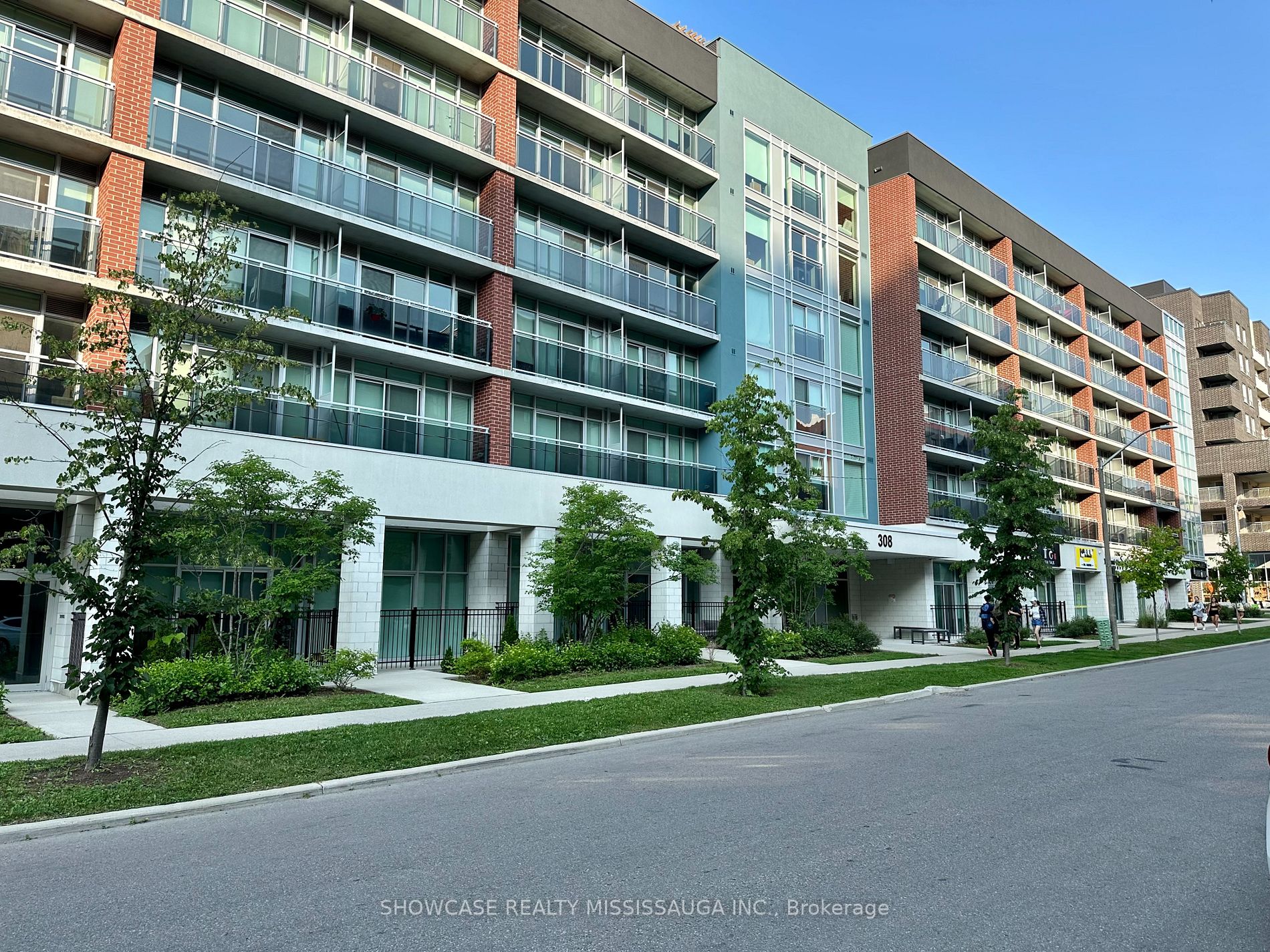 308 Lester St, #106
