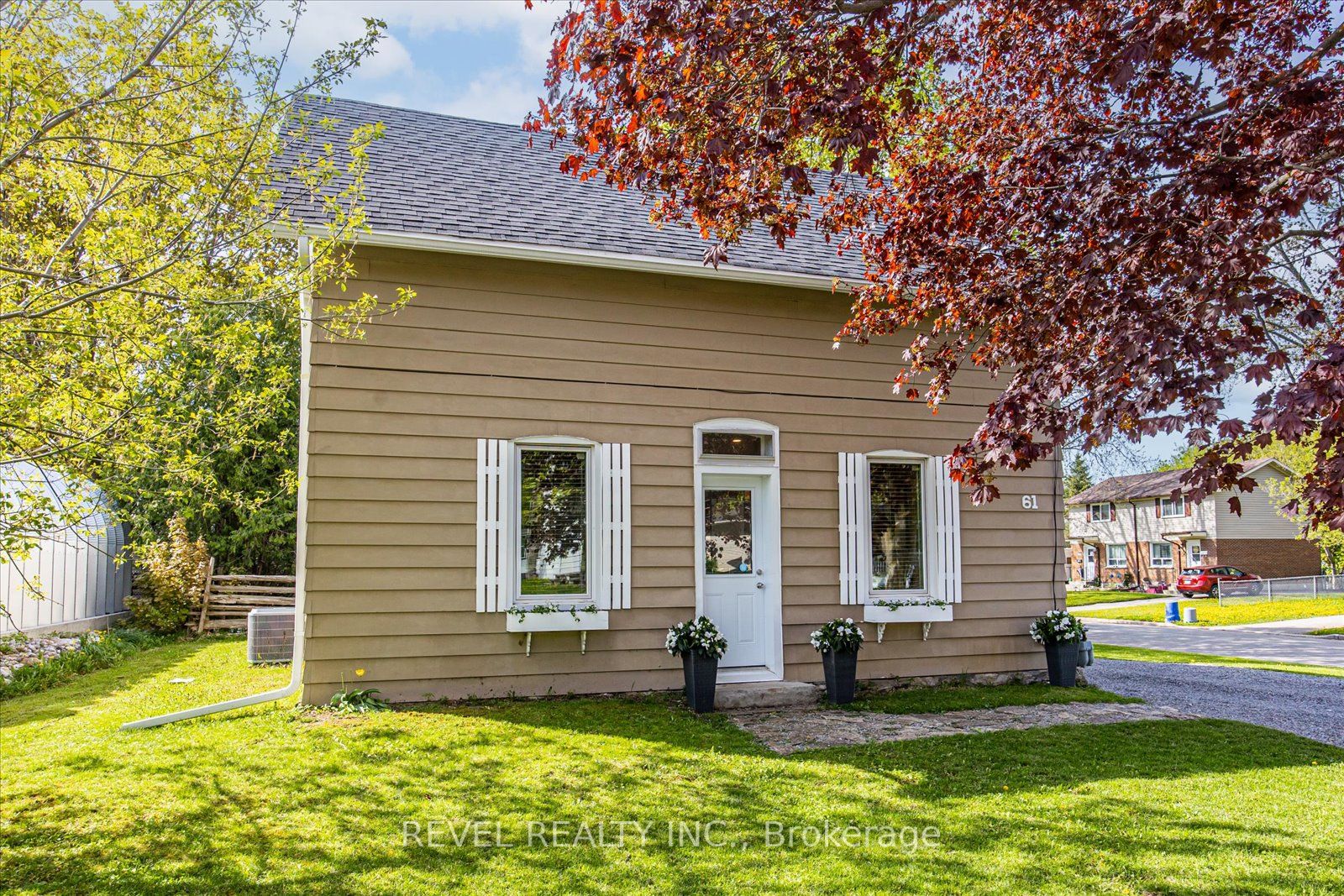 61 Riverview Rd