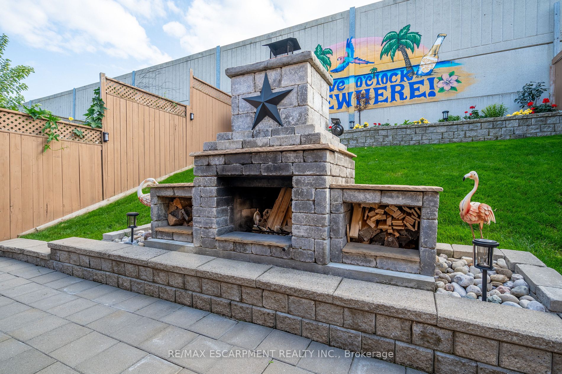 92 Whitefish Cres