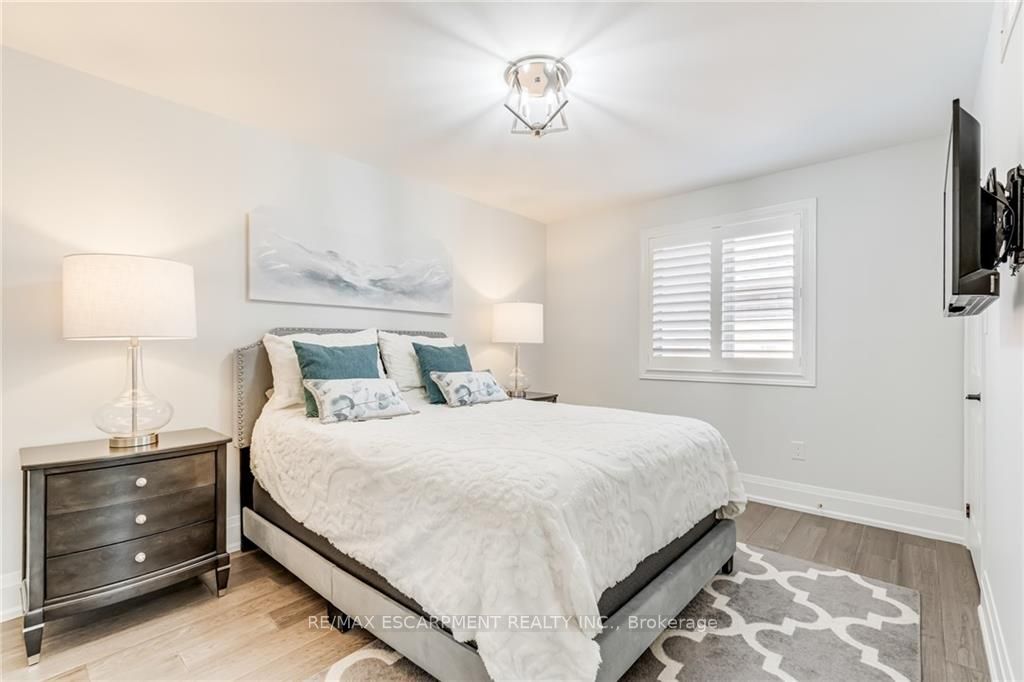 230 Appleby Rd