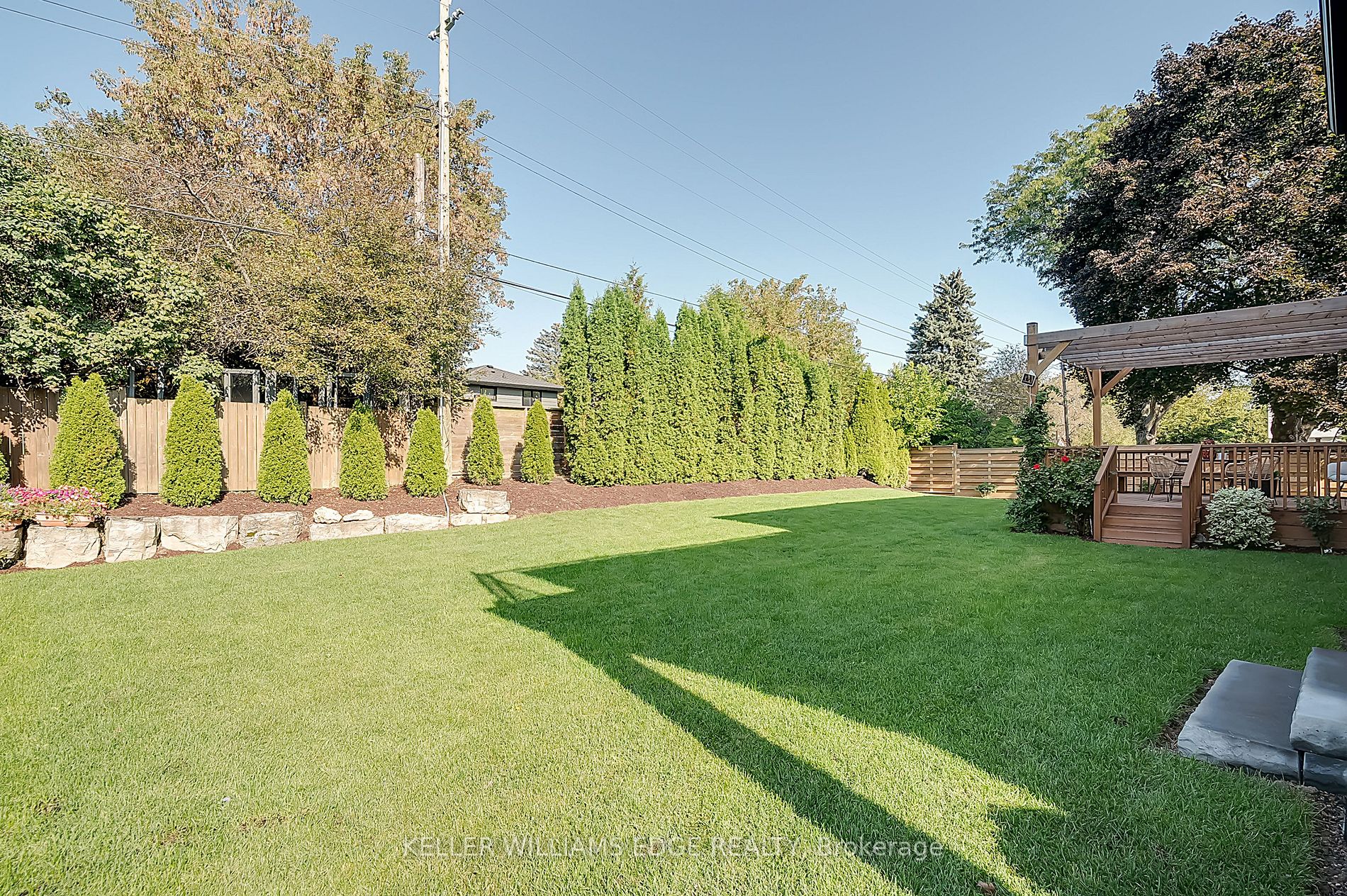 114 Oneida Blvd