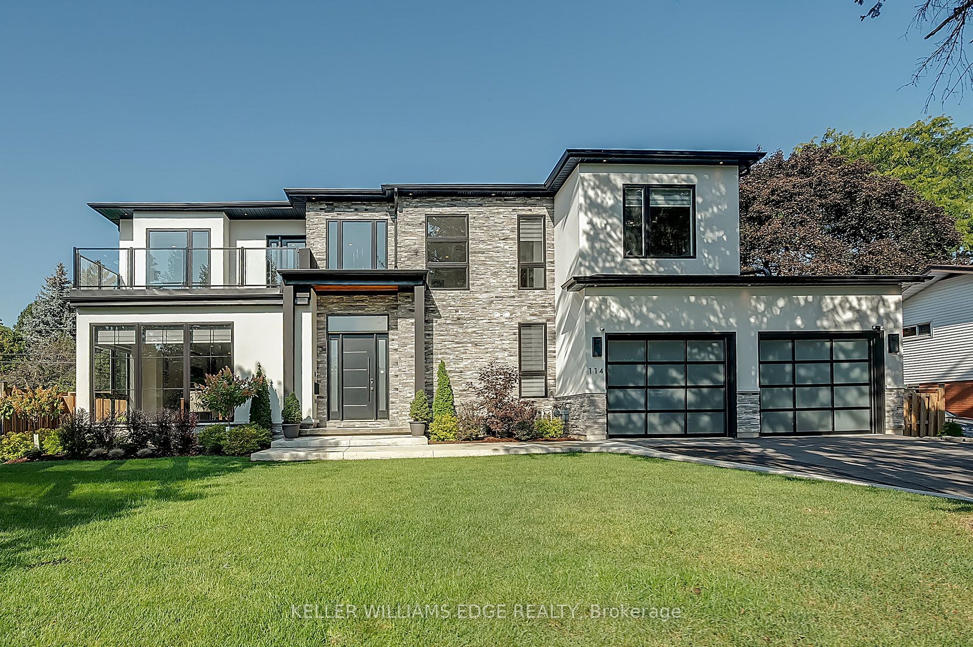 114 Oneida Blvd