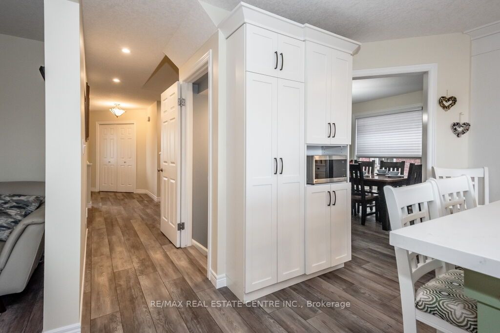 53 Howden Cres