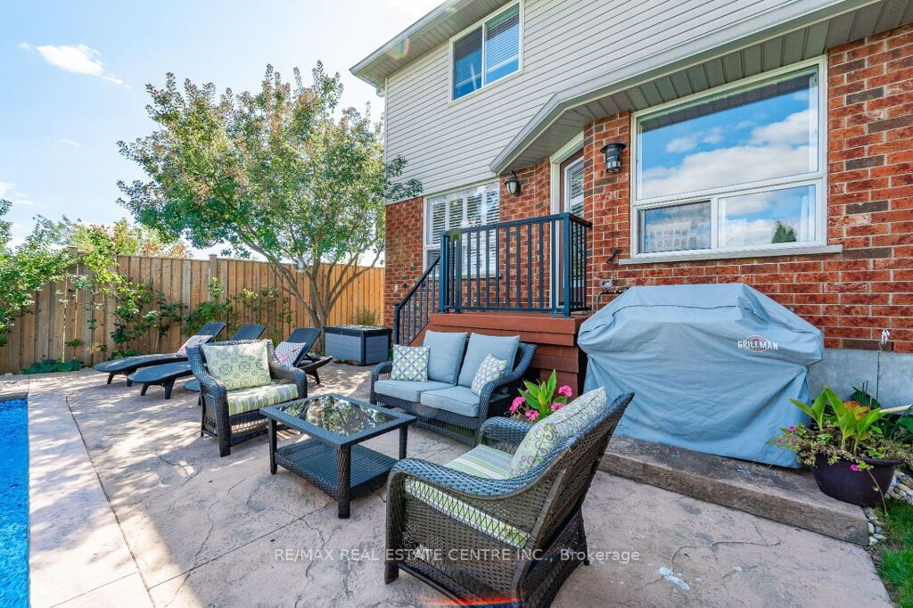 53 Howden Cres