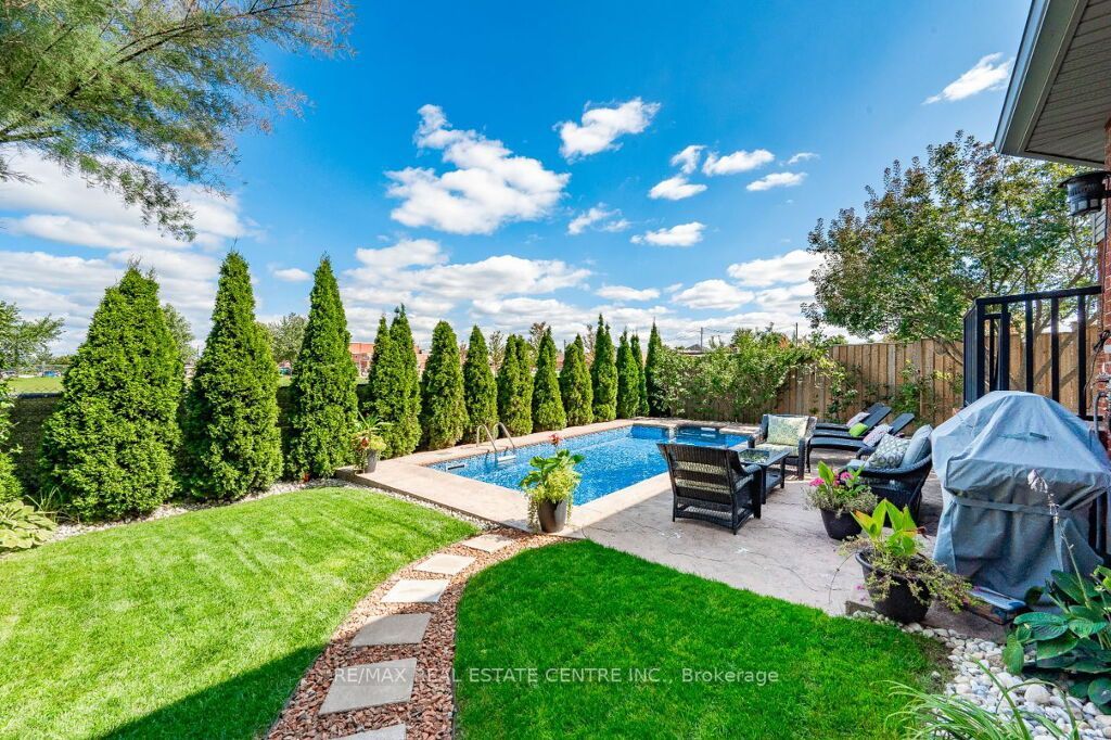 53 Howden Cres