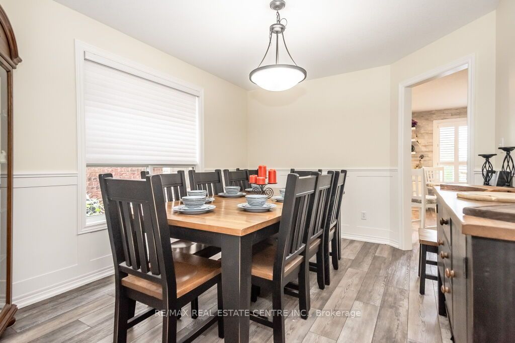 53 Howden Cres