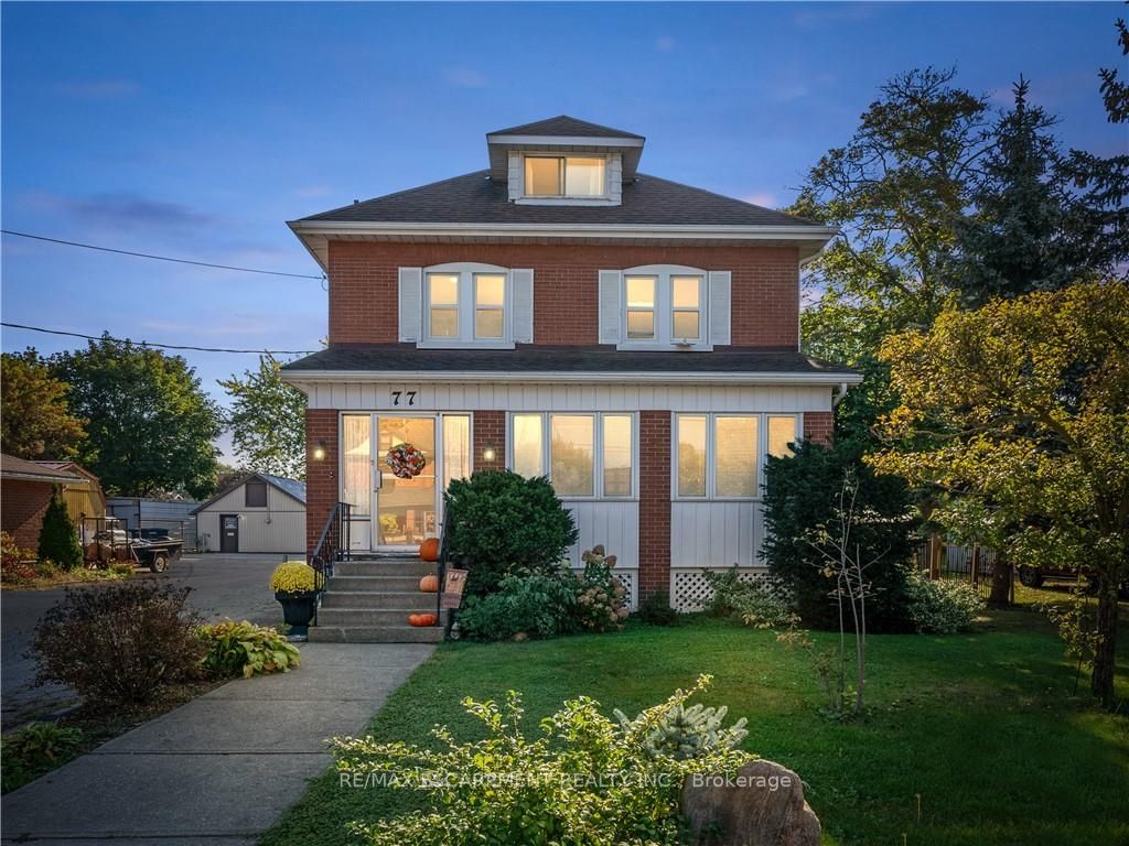 77 Main St S