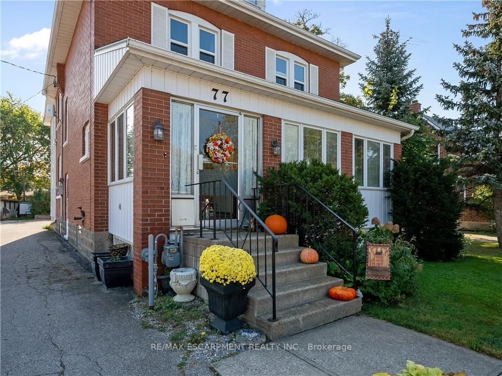 77 Main St S