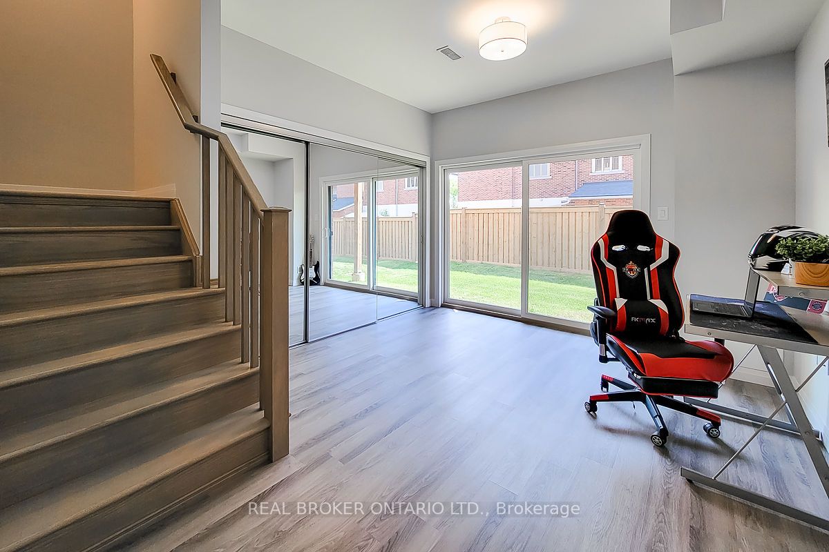 270 Melvin Avenue, #9