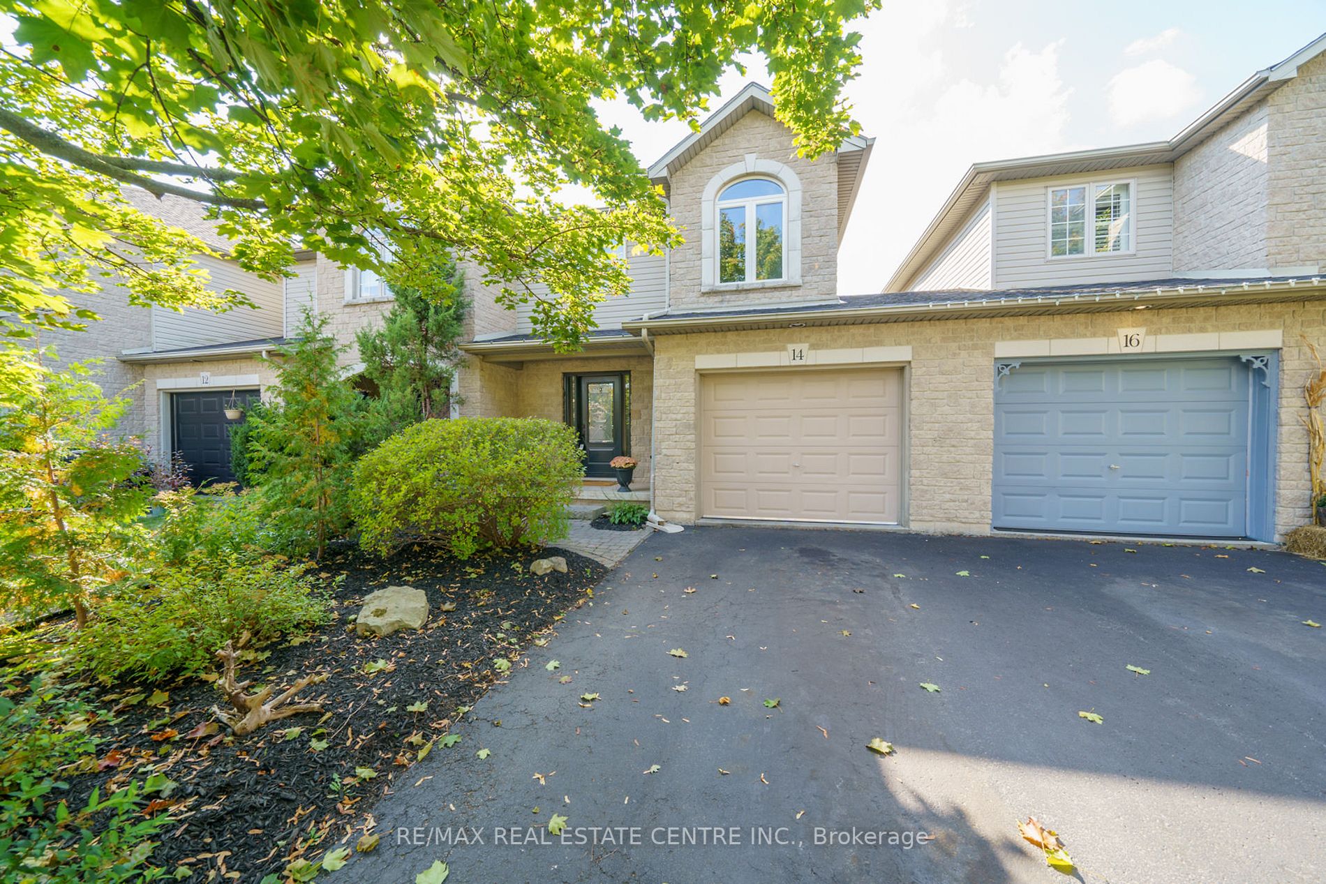 14 Sunters Crt