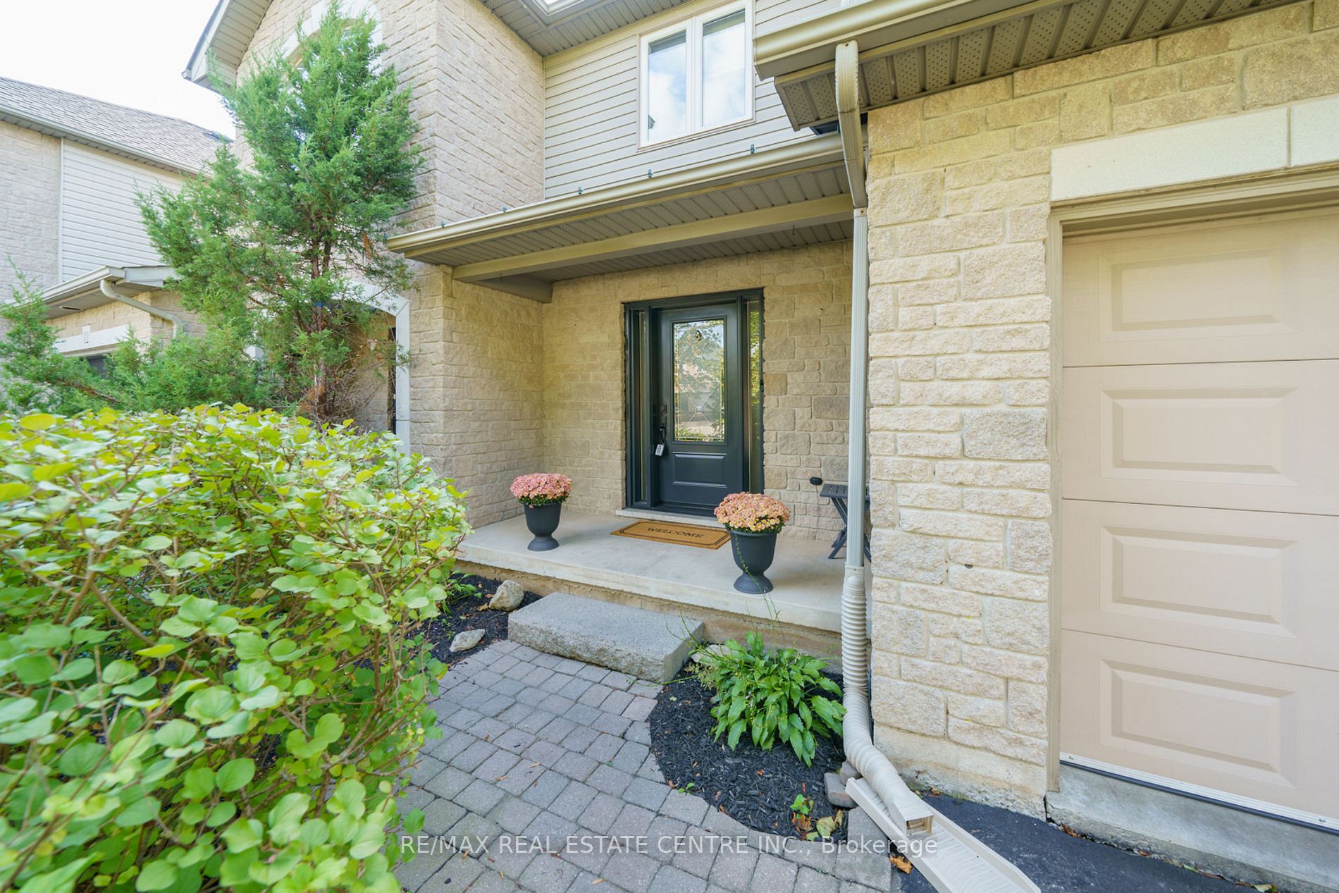 14 Sunters Crt