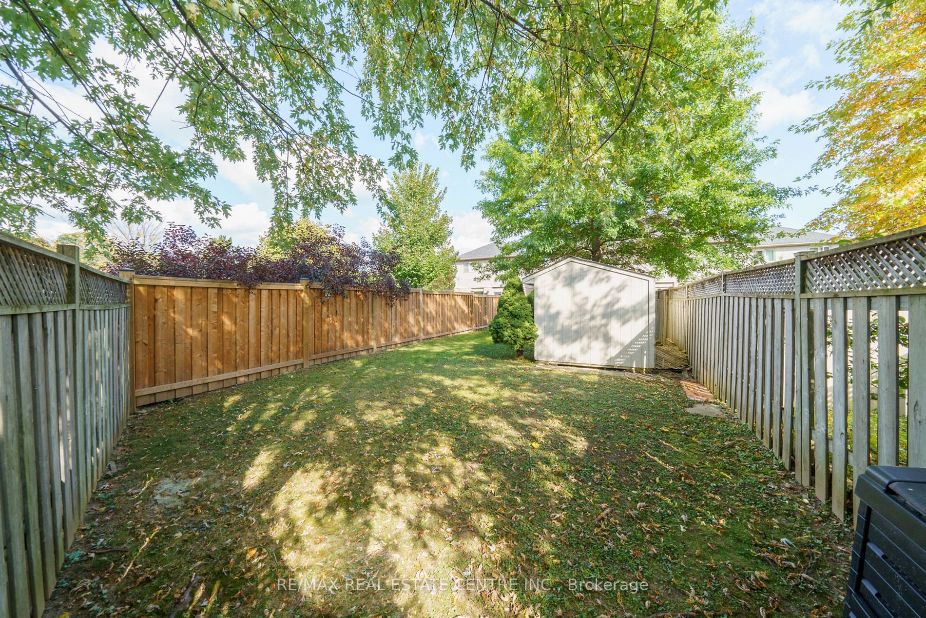 14 Sunters Crt